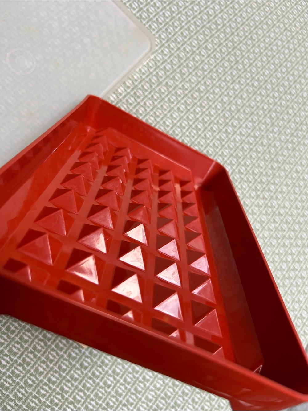 Vntg Tupperware Season Marinade/Bacon Keeper/paprika Color. Airtight. 9.5x5.5x2”